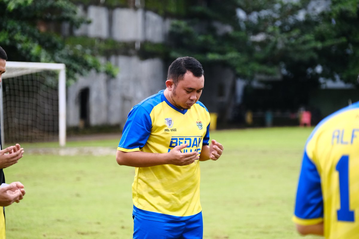 AccankMuin's tweet image. Banyak dari mereka menjalani hidupnya dengan mudah &amp;amp; dengan keinginan yang terlalu melangit..
Sementara sebagian dari mereka menjalani hidupnya penuh dengan rintangan &amp;amp; hanya ingin dimudahkan..

Alhamdulillah 37, semoga segala sesuatunya selalu dimudahkan..

#7january
#amu15