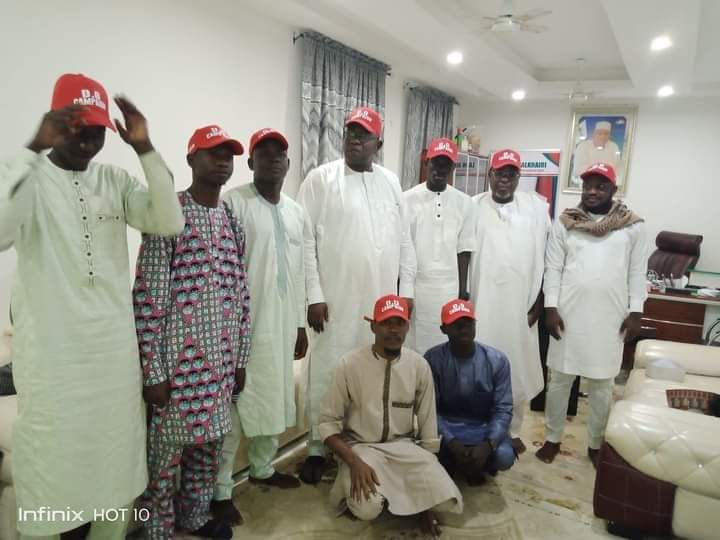 PdpUnderthirty's tweet photo. SHUGABAN KUNGIYAR USMANIYYA MEDIA CREW RIMI CHARANCHI BATAGARAWA TARE DA DAUKACHIN SHUWAGABANNI DA MAMBOBIN WANNAN KUNGIYA SUN FICCE DAGA JAM'IYYAR APC SUN KOMA JAM'IYYAR PDP. @dikko_radda @GwagwareMedia https://t.co/te3VHKdIqN