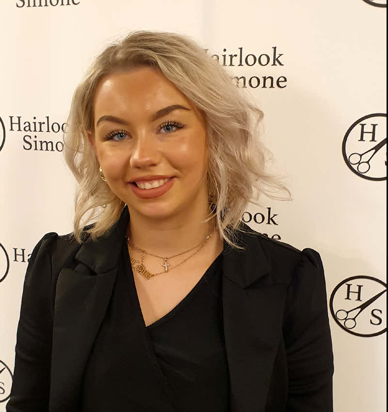 Kent u onze kapsters? Kijk op onze website hairlooksimone.nl/contents/nl/ab… 
#lichtenvoorde #kapsalon #25jaar #haarwerk #webshop