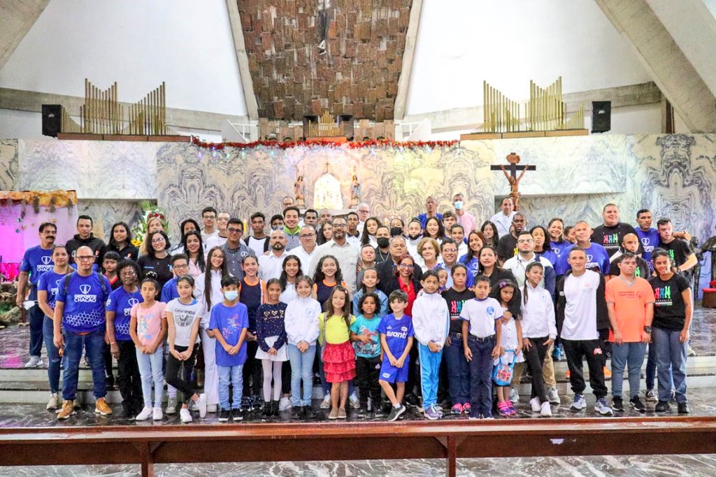 Alcaldía de Chacao (@chacao) on Twitter photo Para celebrar el Día del Deporte se realizó una misa en la Iglesia Don Bosco este #6Ene
Acto en el que fueron bendecidos los deportistas que practican distintas disciplinas junto a <a href="/DeporteChacao/">Deportes Chacao</a>.
También participaron los servidores de la Alcaldía de Chacao y el <a href="/concejochacao/">Concejo Chacao</a>. Para celebrar el Día del Deporte se realizó una misa en la Iglesia Don Bosco este #6Ene
Acto en el que fueron bendecidos los deportistas que practican distintas disciplinas junto a <a href="/DeporteChacao/">Deportes Chacao</a>.
También participaron los servidores de la Alcaldía de Chacao y el <a href="/concejochacao/">Concejo Chacao</a>.