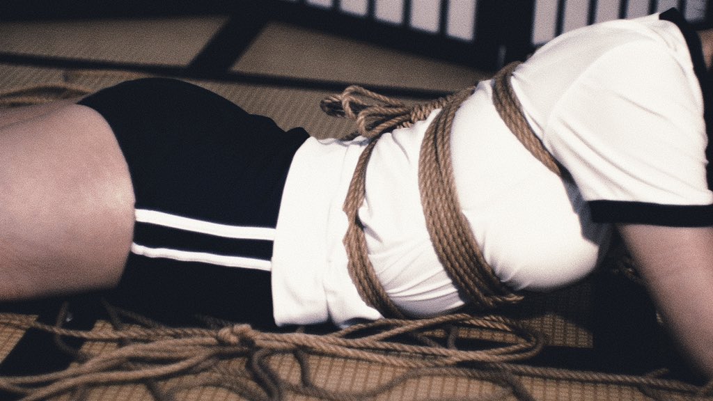 Cinnamoninkk's tweet photo. 体操服に亀甲縛り 2
エチエチな緊縛♡♡

#縛り #shibari #sexy #体操服 #Tattoo
投稿:
@Fengsiyuan @ZHOUSHUREN_ @wsdsbs  @cuteeeee11 https://t.co/P8jBbV8Rxl
