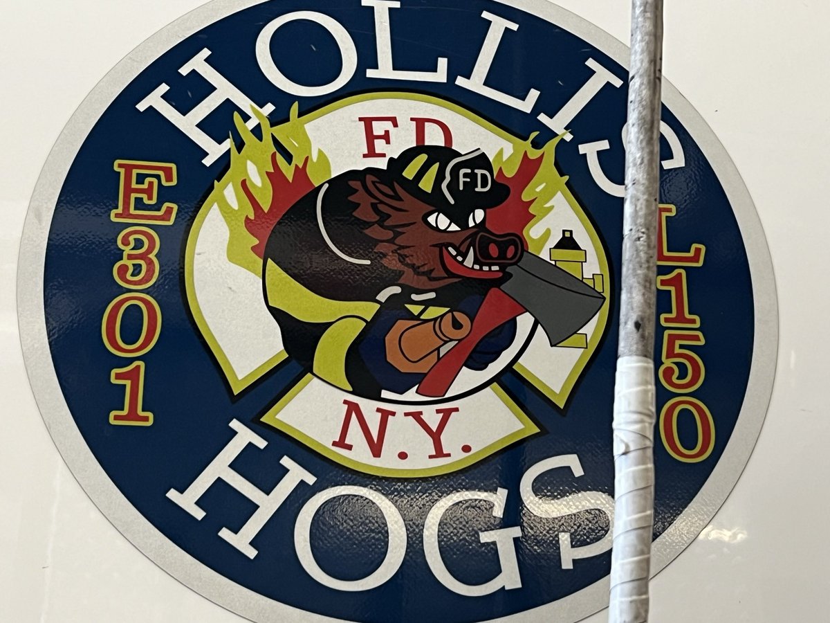 TheNourishSpot's tweet photo. .@RepGregoryMeeks & Mrs. @ls_meeks , thank U for choosing @TheNourishSpot to provide lunch to @FDNY Engine 301 /Ladder 150 aka #HollisHogs on #ThreeKings !Our owners - @s_s00KIE & @prmaven17 — were glad to join Mrs. Meeks at the firehouse to deliver the wraps, smoothies & juices! https://t.co/oKSPXjiPrj