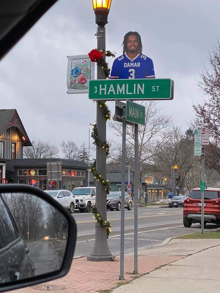 DeidraLea1's tweet photo. East Aurora, NY ❤💙
#GOBILLS #BILLSMAFIA
#3DH https://t.co/C35SrTFl7s