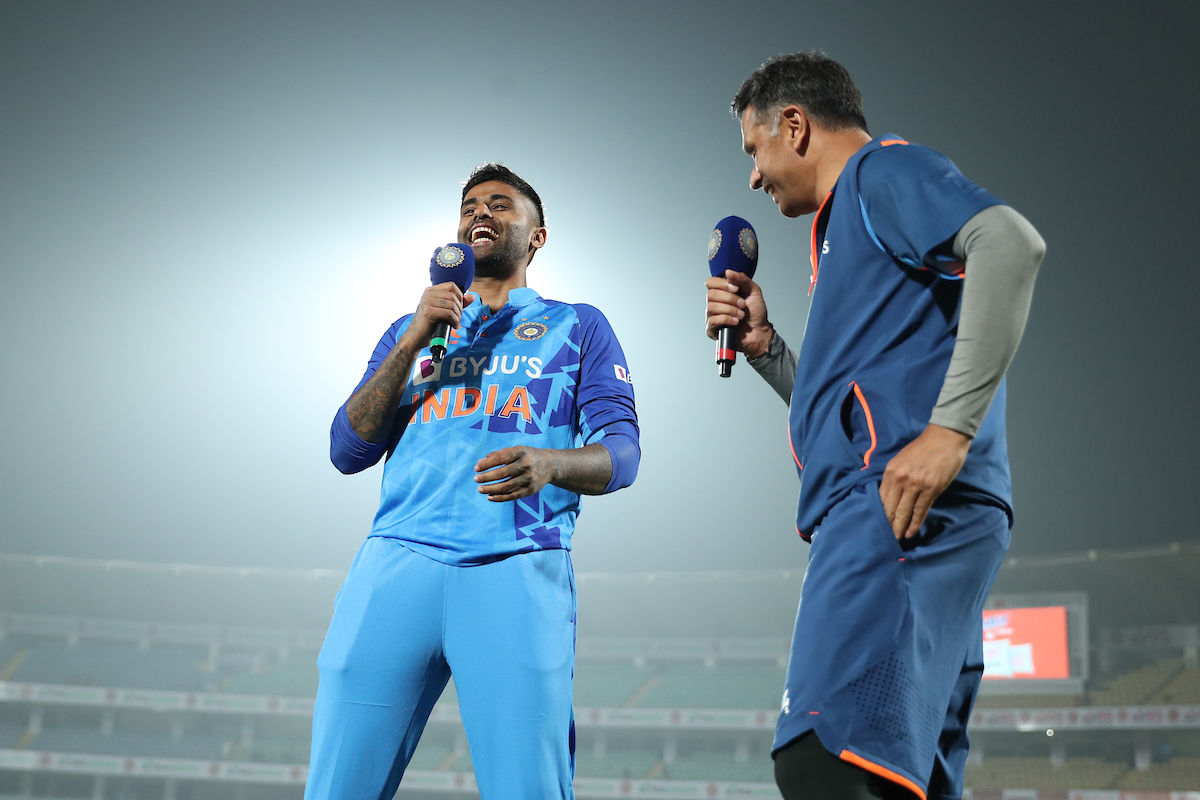 BCCI (@bcci) on Twitter photo ๐๐จ๐ฆ๐ข๐ง๐ ๐ฎ๐ฉ ๐ฌ๐จ๐จ๐ง ๐๐๐๐.๐๐ - #TeamIndia Head Coach Rahul Dravid in conversation with Player of the Match - <a href="/surya_14kumar/">Surya Kumar Yadav</a> ๐ฃ๏ธ๐ฃ๏ธ
#INDvSL | <a href="/mastercardindia/">Mastercard India</a> ๐๐จ๐ฆ๐ข๐ง๐ ๐ฎ๐ฉ ๐ฌ๐จ๐จ๐ง ๐๐๐๐.๐๐ - #TeamIndia Head Coach Rahul Dravid in conversation with Player of the Match - <a href="/surya_14kumar/">Surya Kumar Yadav</a> ๐ฃ๏ธ๐ฃ๏ธ
#INDvSL | <a href="/mastercardindia/">Mastercard India</a>
