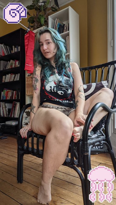 Je voudrais que tu sois la chaise sur laquelle je m'assieds... 👀🤫  I want you to be the chair I sit on