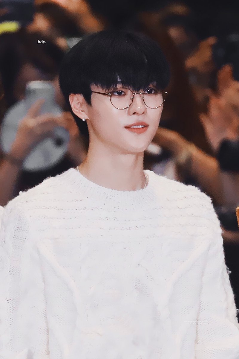 rock_q_woodz's tweet photo. 조승연. 안경타래. https://t.co/5z1CPmPyQz