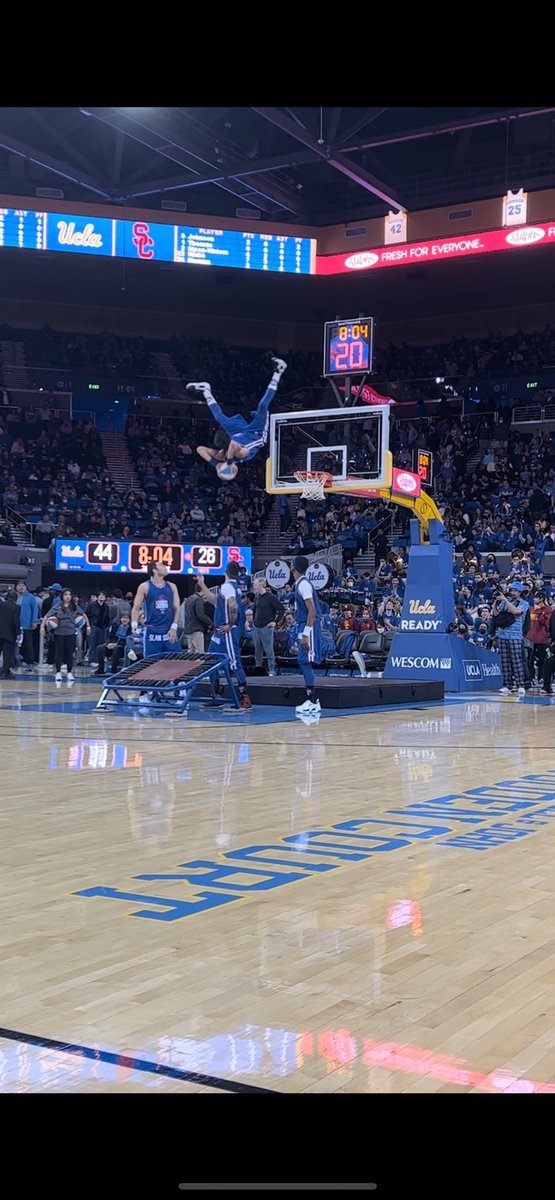 Federico____760's tweet photo. Views from the shot clock #UCLA #slamsquad https://t.co/AwvqpNkUKI