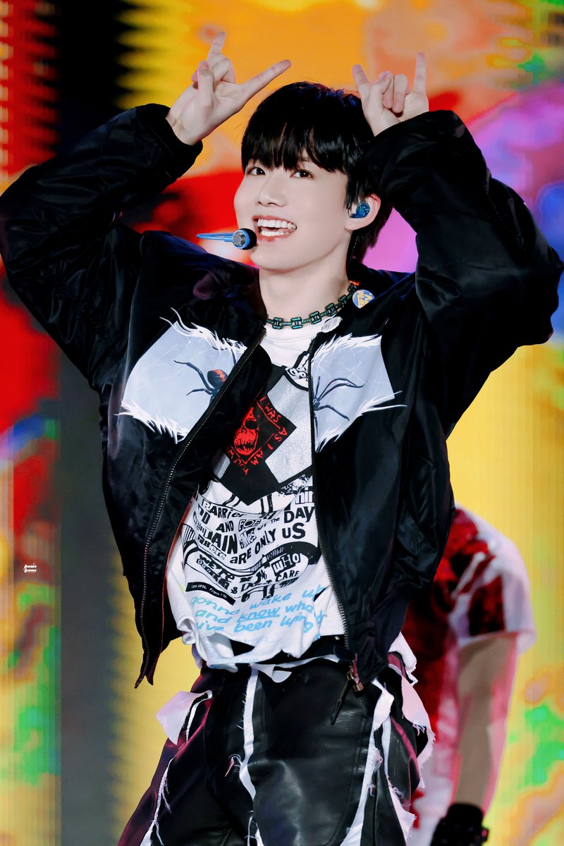 freezeframeforu's tweet photo. 1.7
🤘🏻

 #준규 #JUNKYU #TREASURE #트레저 https://t.co/VJMGX5Leze