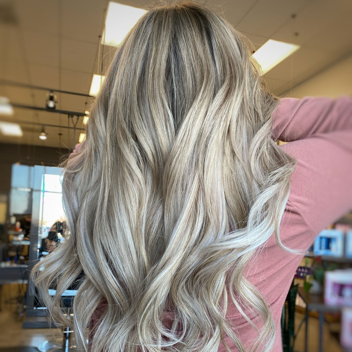 Empowered and beautiful 💋 LOVE this new look curated by our stylist Ashley in our Canton location! 
.
.
.#baltimorehairstylist  #baltimoreravens  #baltimorehair  #baltimorestylist  #baltimoreeats  #madeinbaltimore  #balayage