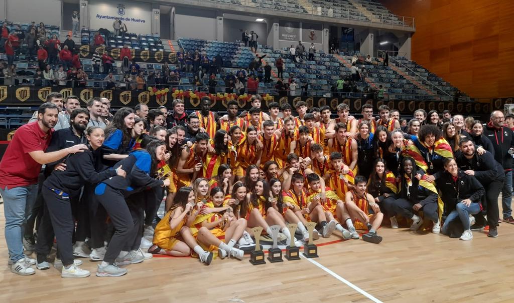 SELECCIONS l 🏀 
El futur del bàsquet català està assegurat:  3 ors i 1 plata al Campionat d'Espanya