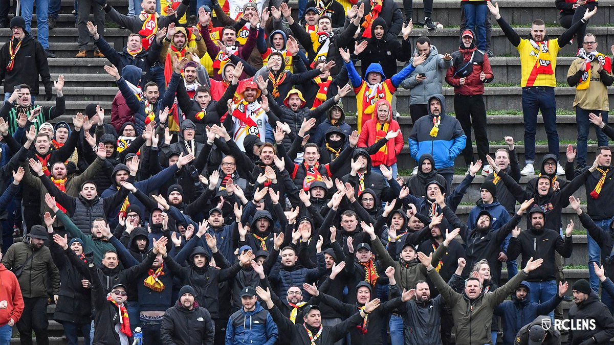 RCLens's tweet photo. 𝘈̀ 𝘵𝘳𝘢𝘷𝘦𝘳𝘴 𝘵𝘰𝘶𝘵𝘦 𝘭𝘢 𝘍𝘳𝘢𝘯𝘤𝘦, 𝘯𝘰𝘶𝘴 𝘤𝘩𝘢𝘯𝘵𝘦𝘳𝘰𝘯𝘴 𝘱𝘰𝘶𝘳 𝘓𝘦𝘯𝘴 ! 🎶

#FierDEtreLensois #ESALMRCL #CoupeDeFrance https://t.co/KlUb474w3I