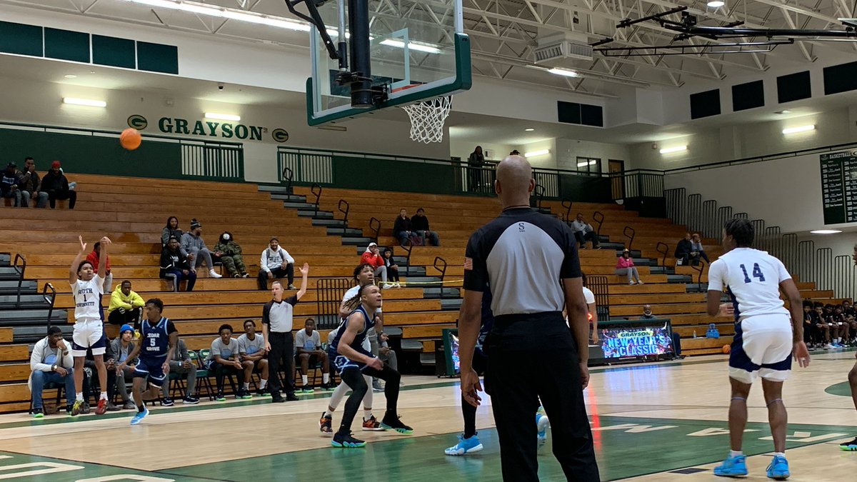 KyleSandy355's tweet photo. Half
@SGHSBasketball 35
3A No. 3 @CedarGroveHoops 21

@ItsJustin_1 16p 3r 1a 1s
@Jethorne2 9p 3r 1a
@k33nda11 6p

@_mannygreen5 8p 5r 1a 1s 1b
@1harlim 6p

@graysonhoops New Year’s Classic https://t.co/YIvphMbjz0