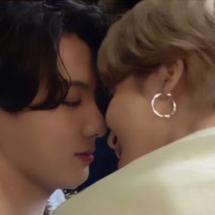 glospjms's tweet photo. thread dos meus mano jikook que sao muito mano fazendo varias coisas de mano https://t.co/n5RjOEN2c9