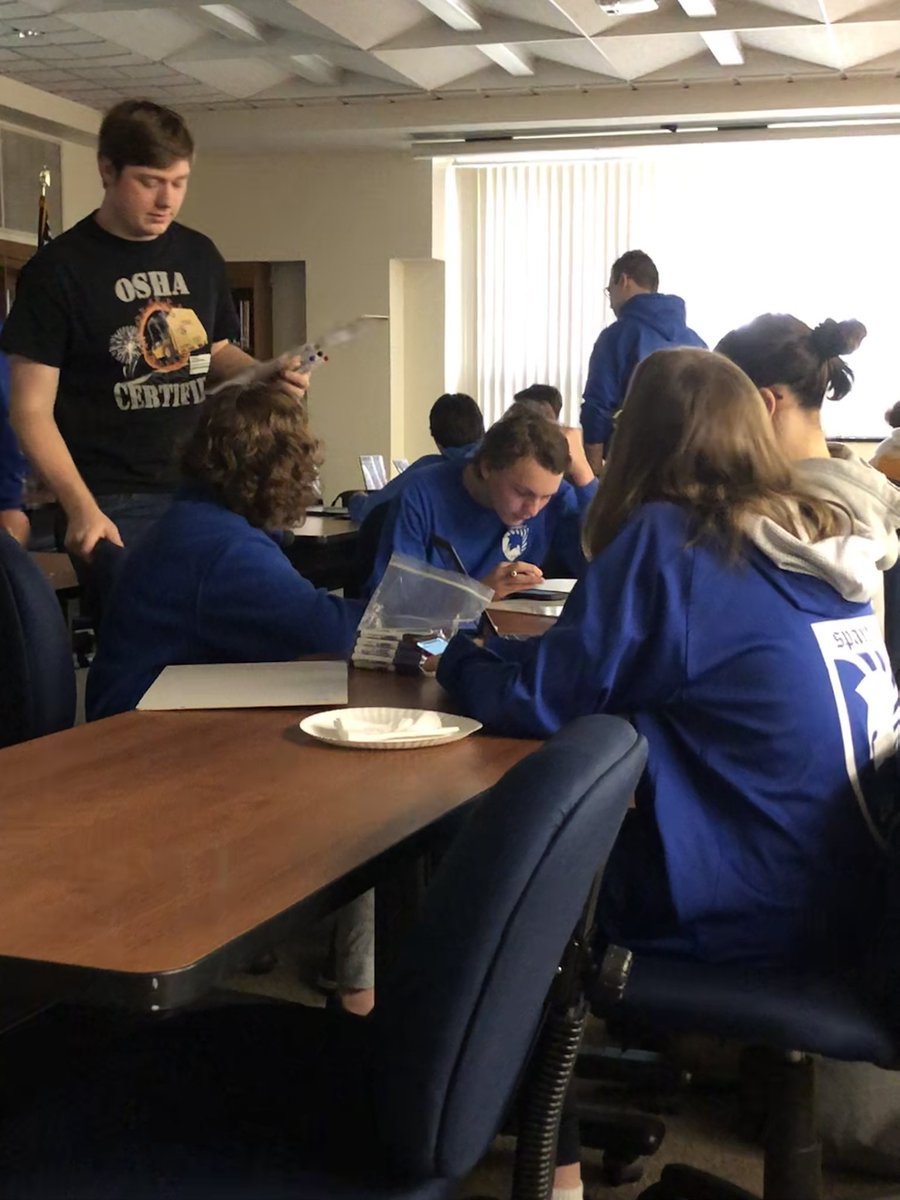 FRC834's tweet photo. Brainstorming ideas at kickoff 🧠💡#brainstorm #brainstorming #frcrobotics #firstrobotics #team834 #spartechs https://t.co/R1lapulBBo