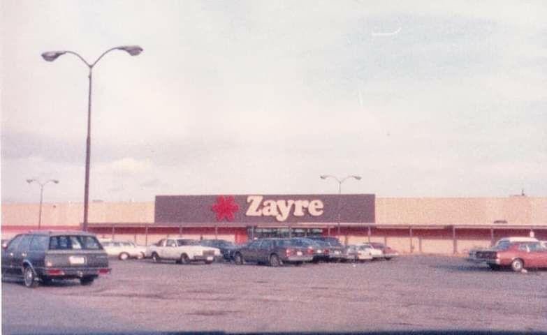 vanishedchicago's tweet photo. Here is a photo of the Zayre Store located at 5601 S Cicero Ave in Chicago, near Midway Airport.  It opened sometime in the 1970s. https://t.co/2h4fcJyEtE