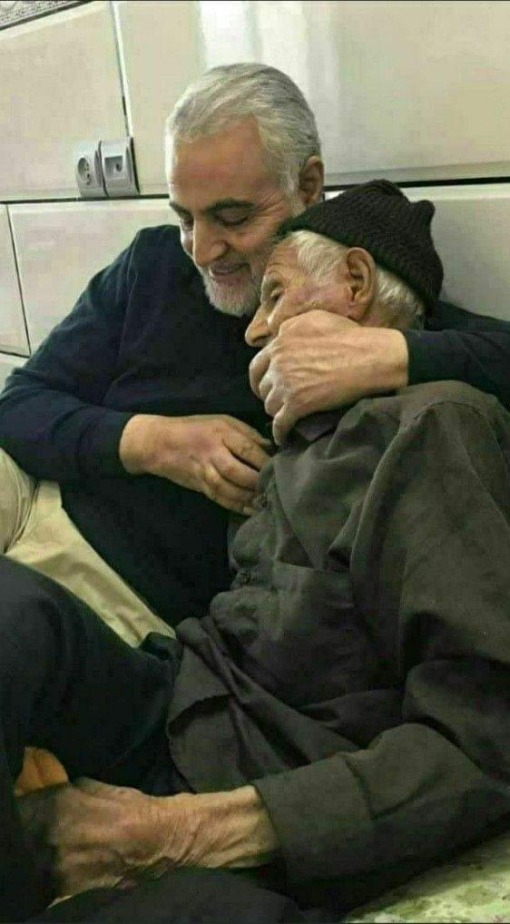 _alnisa51214's tweet photo. Martyr Soleimani:

"I can wholeheartedly testify that my father never brought home a single grain of wheat that he didn’t pour his blood, sweat and tears into acquiring."🥀
#DefenderofIslam https://t.co/vOGml1WpYg