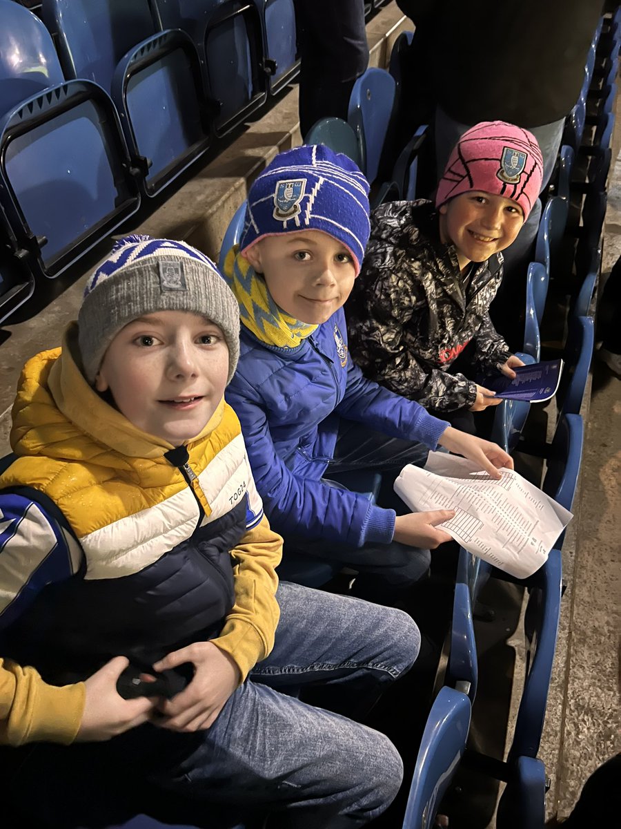 gemth13's tweet photo. Jake, George and Matty… WAWAW #SHWNEW https://t.co/ziykIVJFJy