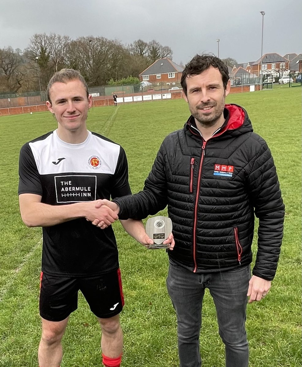 Bryan Jarman was delighted to award @abermuleafc player Charlie Humphreys and @HayStMarysFC Manager Gareth Jenkins their awards for Nov/Dec before todays CWFA Challenge Cup game between the two teams. 
Abermule won 3-2 in a very competitive game. 
Well done to you both 🏆⚽️👏🏼