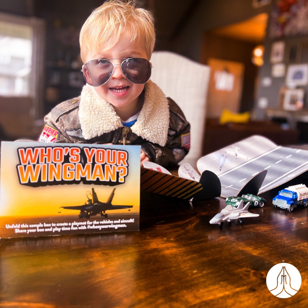 GratsyOfficial's tweet image. Did you try out the runway in this #gratsybox? Show us how you used this special box with #whosyourwingman!