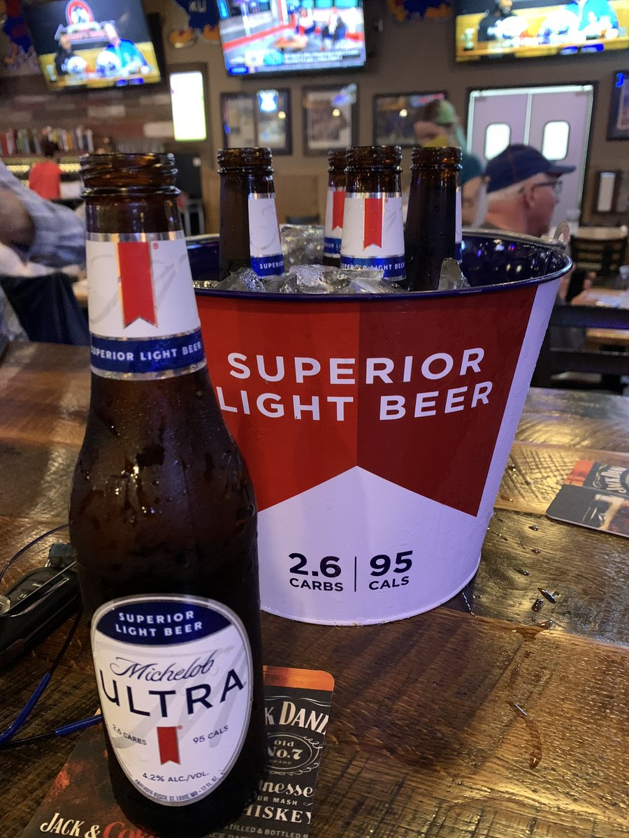 GregSimmsGLS's tweet image. KANSAS CITY, and surrounding area sports bars…what a wonderful day for all of you today!!
GO SPORTS!!!🏀🏈🏀#BeerIsGood @MichelobULTRA @JohnnysTaverns