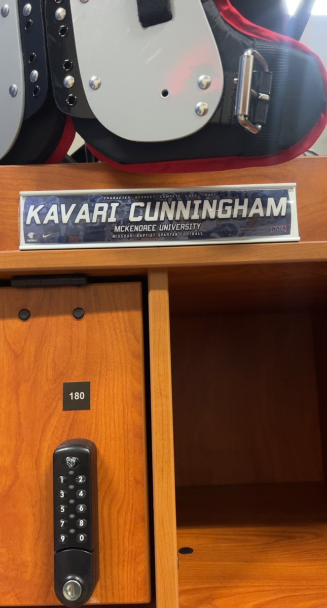 Vari_2x's tweet image. Enjoyed my visit to MBU. Thanks to @CoachSchnabel and @MBUCoachB for having me yesterday!