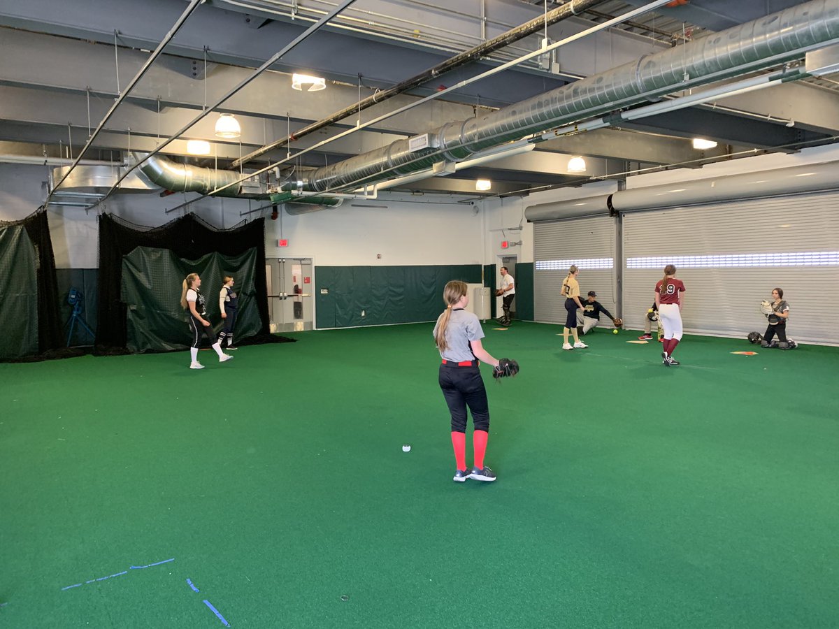 HoyaSBCamps's tweet image. 🥎Great things are happening over here🥎Pitching Clinic currently happening NOW🥎#workhardplayharder #HoyaSBCamps #CoachPat #legend