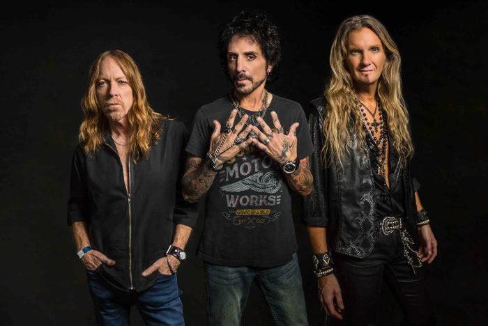 RockOthers's tweet photo. #SpazioNews #newsingle #RevolutionSaints #NeedEachOther by @FabioLisci
I Revolution Saints, nella nuova super formazione con il batterista e cantante Deen Castronovo , il chitarrista Joel Hoekstra e il bassista e cantante Jeff Pilson hanno pubblicato https://t.co/tJ9CcaMoE5