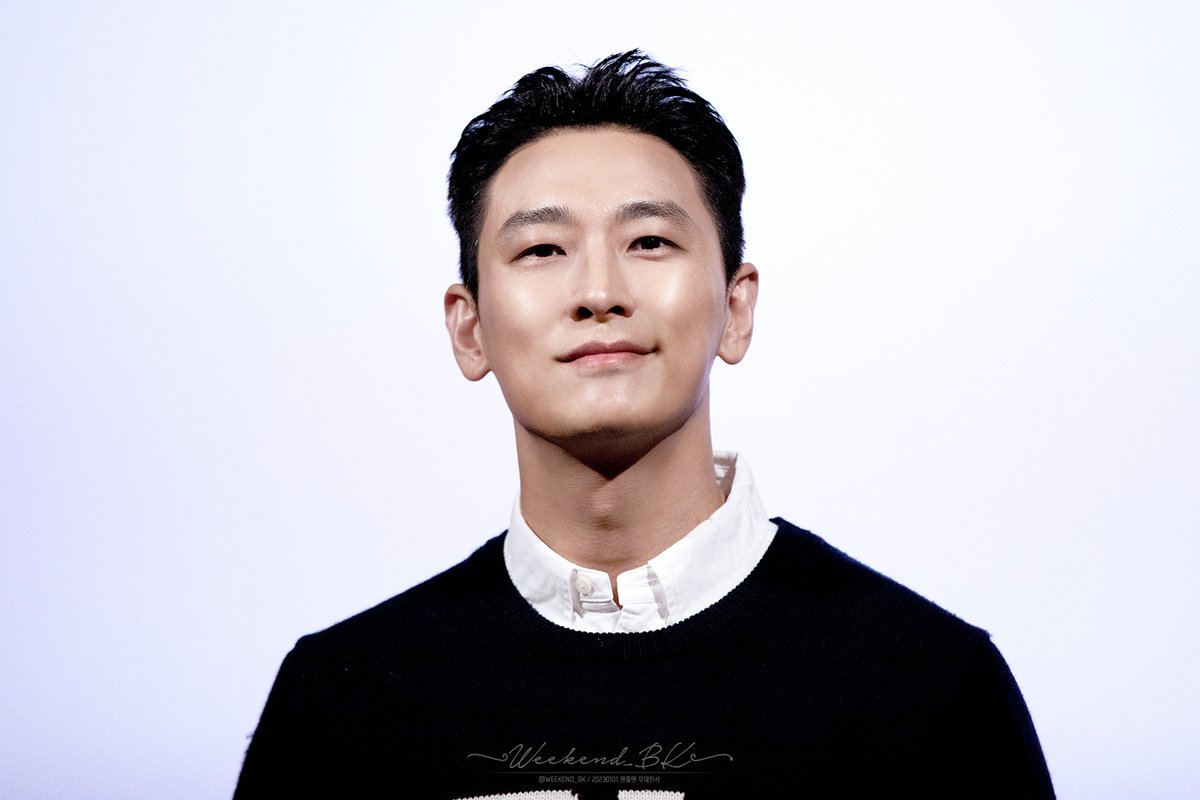 Weekend_BK's tweet photo. 20230101 영등포
#젠틀맨 #무대인사 #주지훈 (1) https://t.co/VN8DJUBGnT