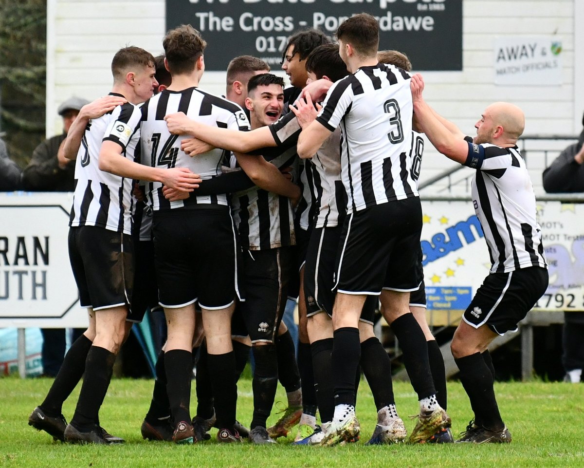 dorward_nick's tweet photo. @ActionTog4ever @PontardaweTown @CarmarthenAFC @CymruLeagues Didn't see you there Mike. Goal celebration from a different angle. Great win! https://t.co/hJtBybzKXW
