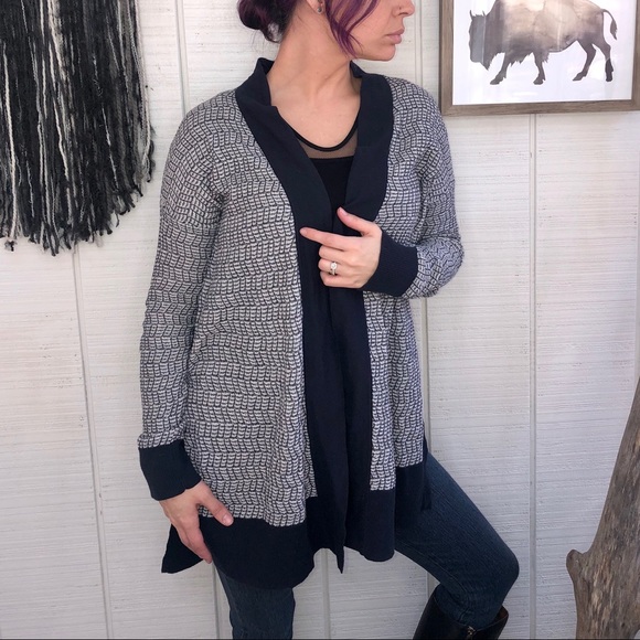 Megan3142's tweet photo. So good I had to share! Check out all the items I'm loving on @Poshmarkapp from @erin_firestine #poshmark #fashion #style #shopmycloset #lougrey: https://t.co/dMeIwjeFDH https://t.co/uVgHnH2Ri7