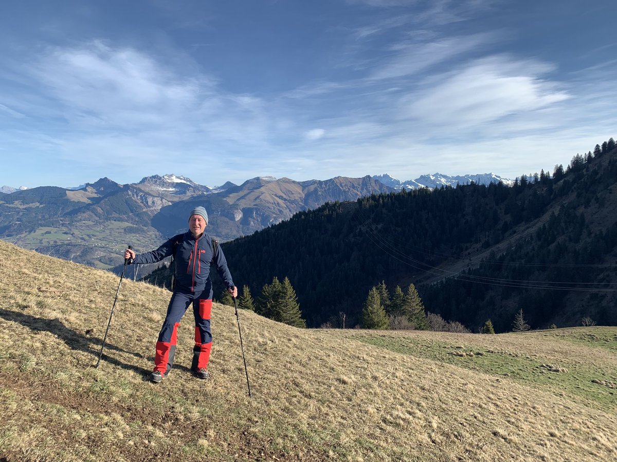 #amicale27BCA vous présente ses meilleurs vœux pour 2023. Et quoi de mieux pour les Alpins que de commencer par une petite détendre en montagne, mais pour le coup sans les skis. Bonne année à tous nos follower