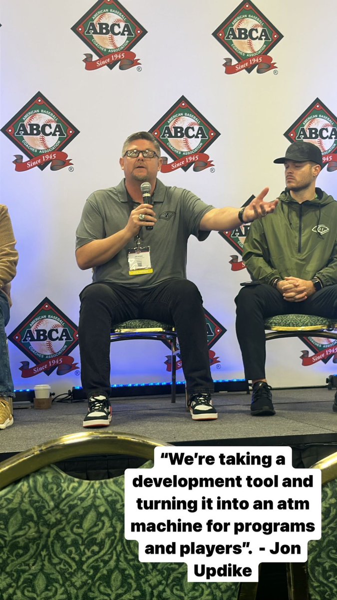 BaseballCloudUS's tweet photo. A look inside today’s expo theatre presentation. @CatchKD7 @Updikej33  @mooseoutfront @THE108WAY https://t.co/oZUVw2IfUK