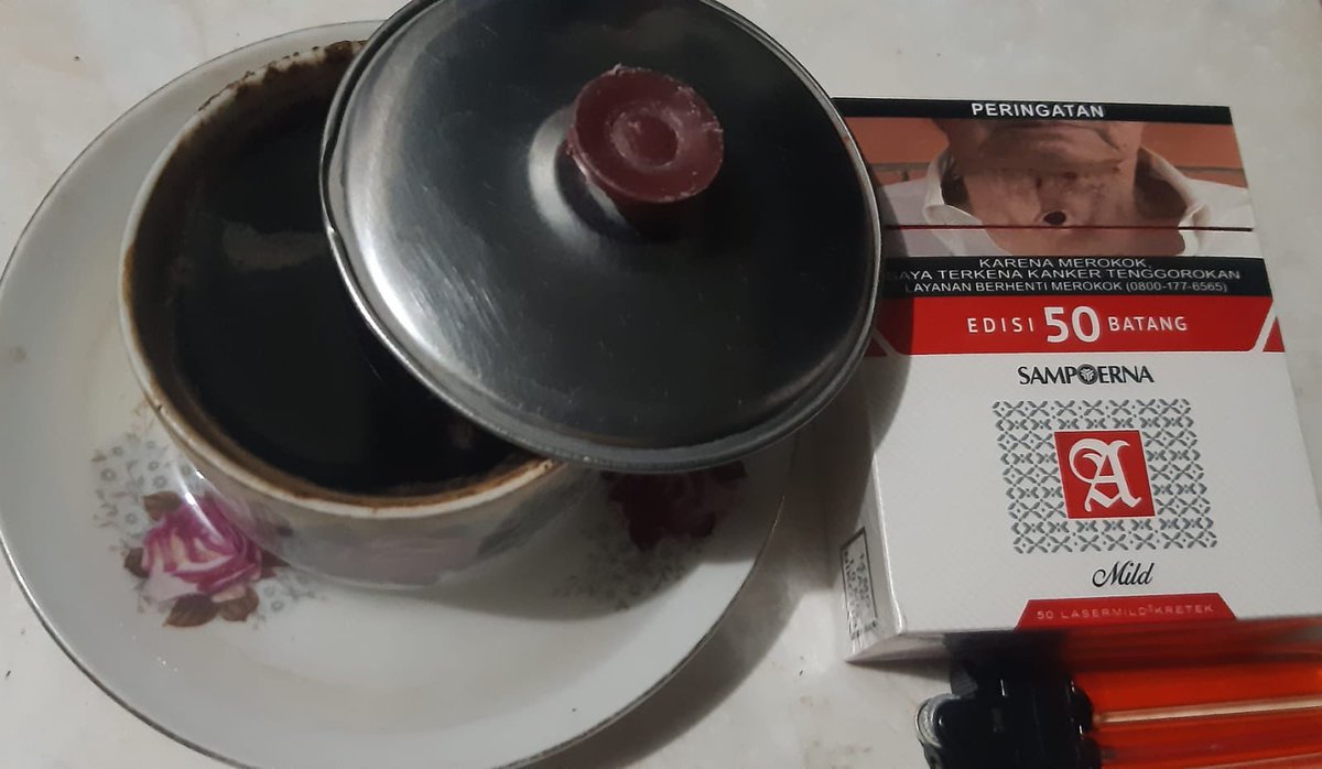 👀 yang senasib malam minggunya cuma ☕️ dan 🚬 😁, tinggalkan jejak 👣 di sini 😂