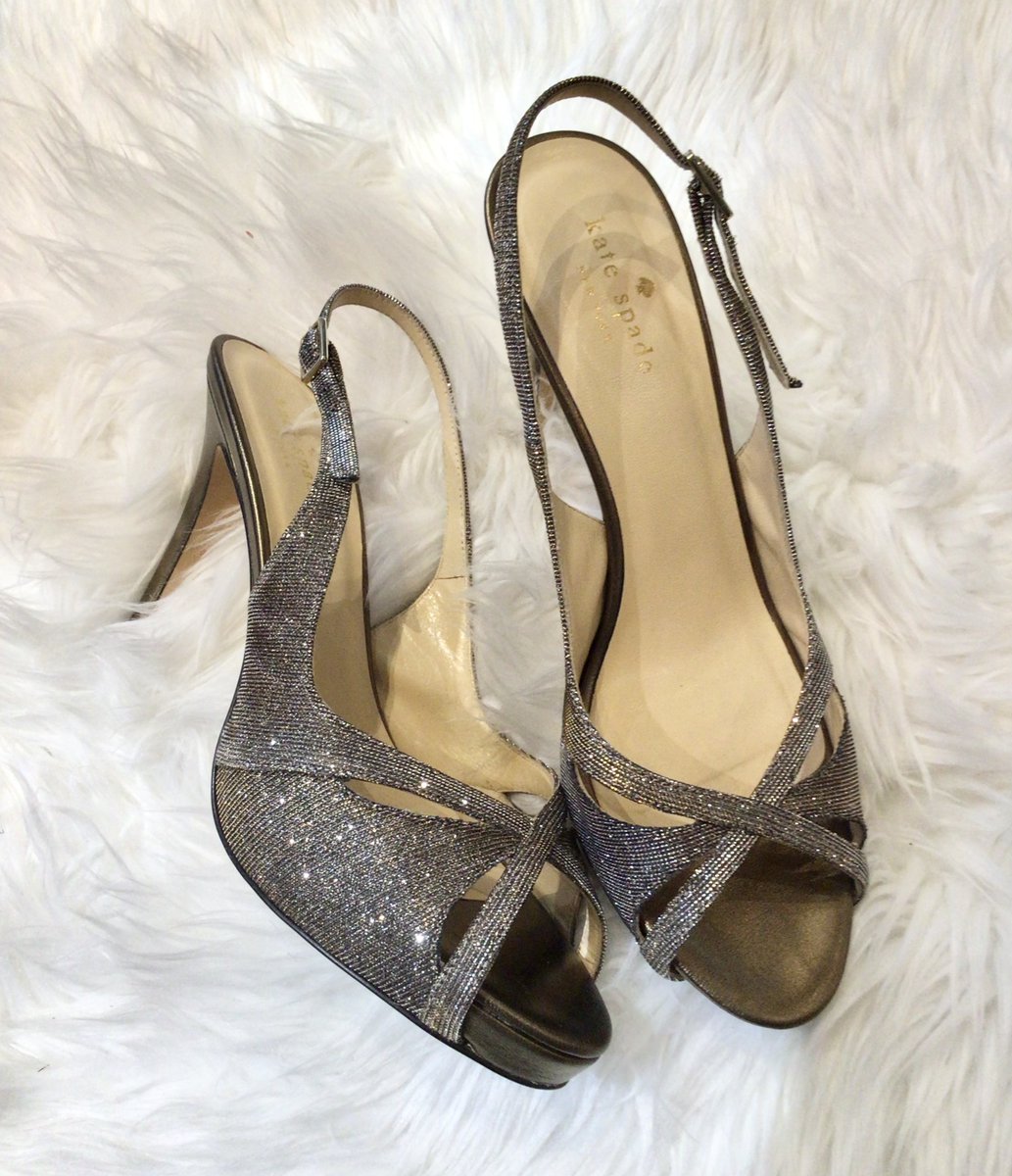 byconsignment1's tweet photo. Kate Spade Heels - Size 8 - $125
#katespade #designershoes #shoeaholic #shoeaddict #luxuryforless #luxurylabels #designerdeals #fashionforless https://t.co/uwOhY0xGgO