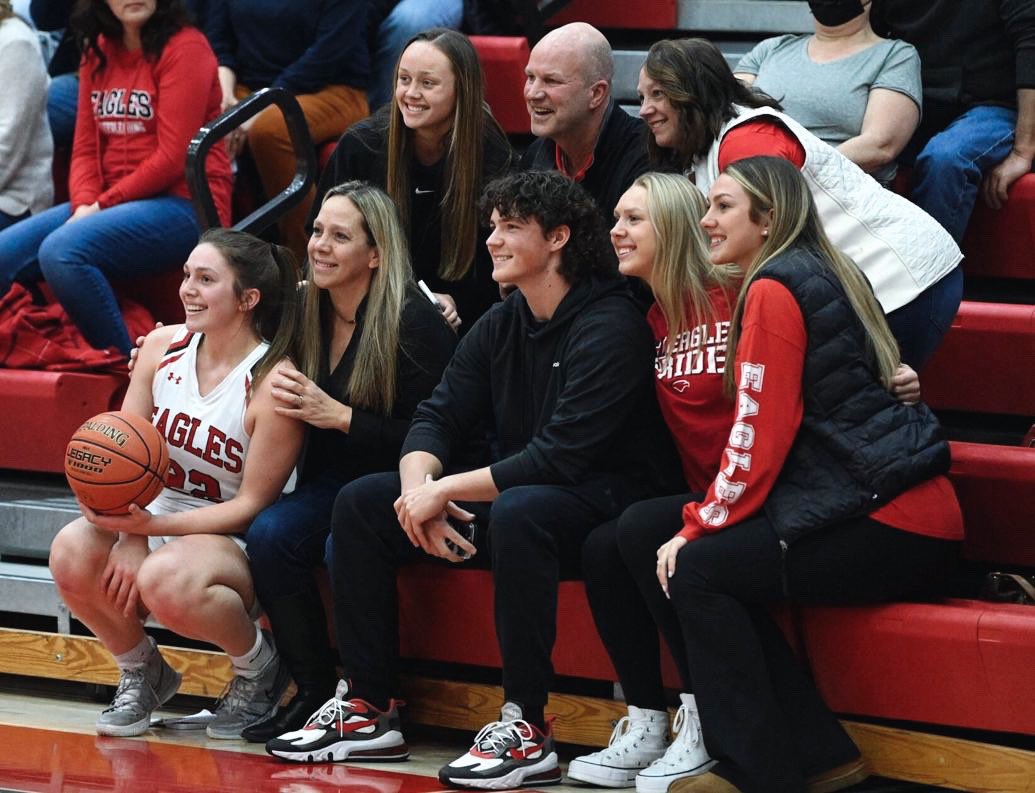 JekotJillian's tweet photo. 1,000 Points! This would have never been possible without my coaches, teammates, the entire CVGB program, my family, and everyone else that has been by my side throughout my high school basketball career- thank you all for giving me this opportunity❤️ https://t.co/RKaQYKx7Qf