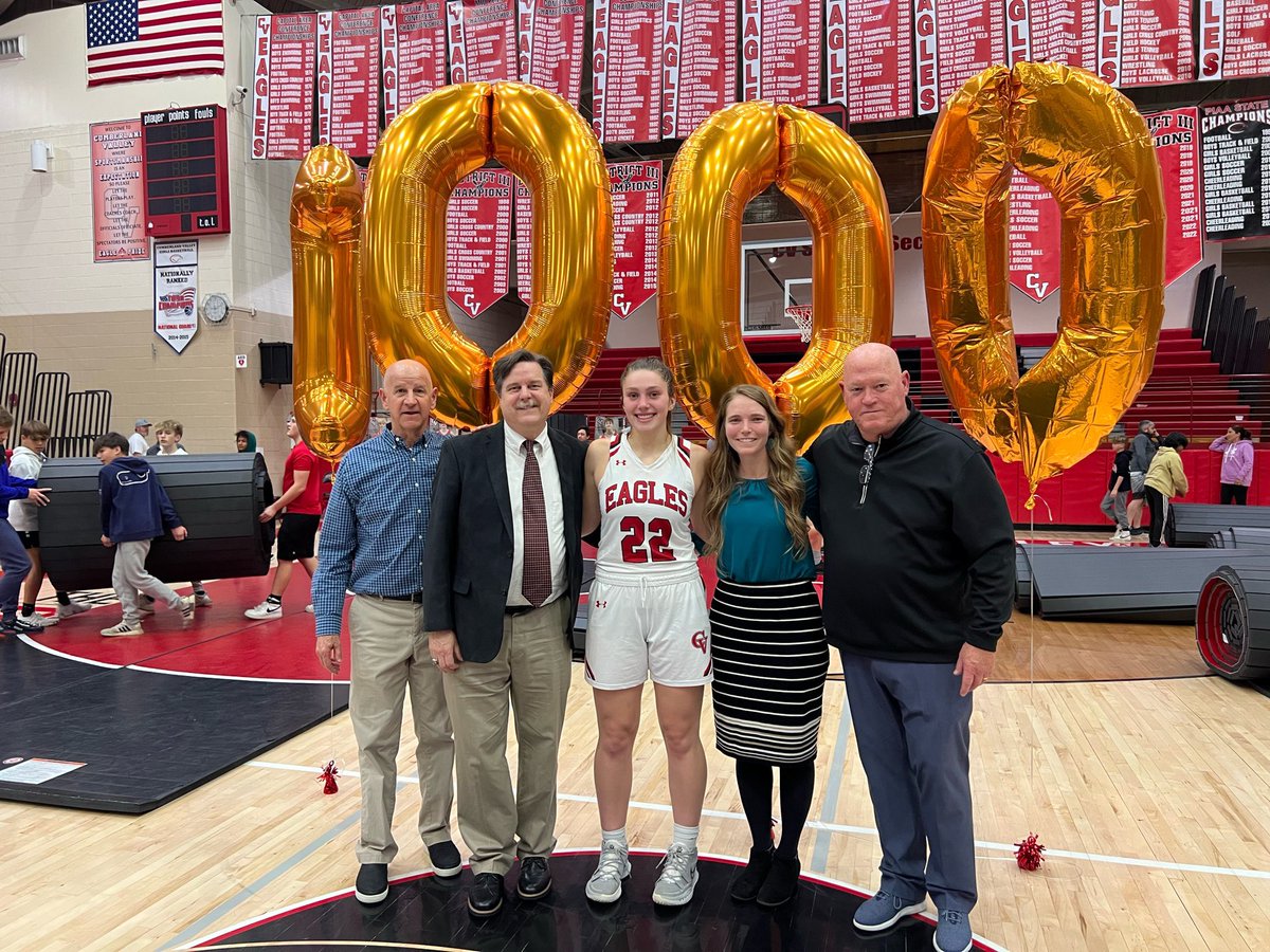 JekotJillian's tweet photo. 1,000 Points! This would have never been possible without my coaches, teammates, the entire CVGB program, my family, and everyone else that has been by my side throughout my high school basketball career- thank you all for giving me this opportunity❤️ https://t.co/RKaQYKx7Qf