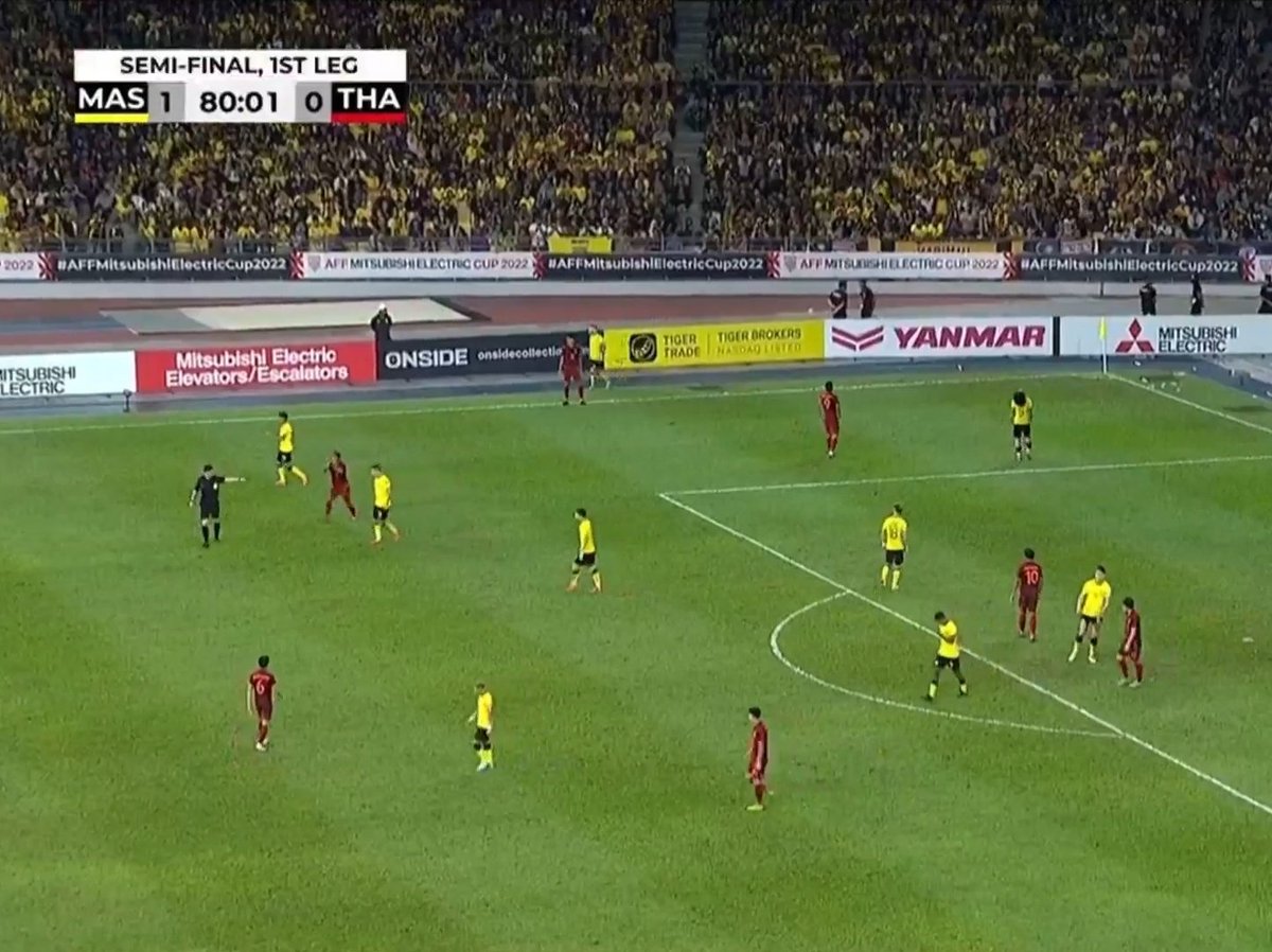 theone_xyz's tweet photo. Kecut segala usussss
Goooo #HarimauMalaya ๐ฏ
#MASvsTHA #AFFMitsubishiElectricCup2022 https://t.co/Cc4NmhpEQb