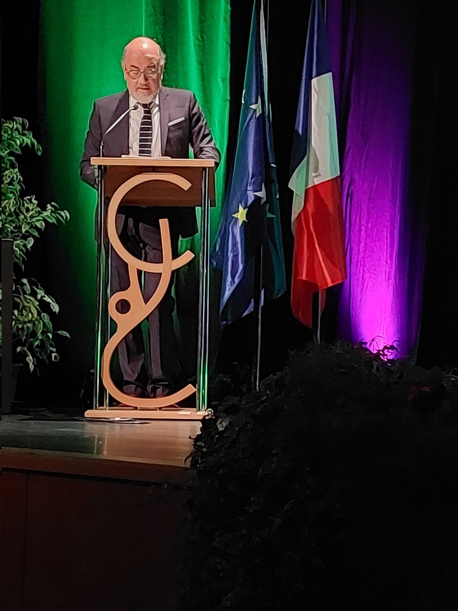 Cérémonie des voeux de la ville d'Ernée avec l'équipe municipale qui entoure Mme le maire. Merci chère Jacqueline Arcanger d'avoir précisé les nombreux dossiers menés en collaboration  Ville d'Ernée et CC de l'Ernée, revitalisation, habitat, attractivité <a href="/Arcangerja/">Jacqueline Arcanger</a> @regisbro1