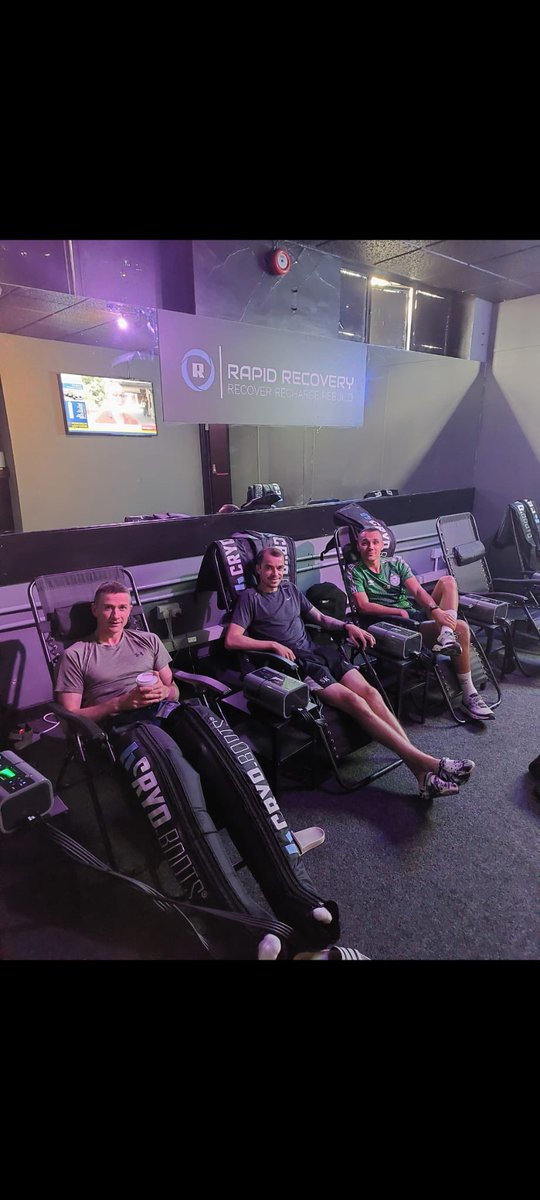 RapidRecovery_1's tweet photo. Ronan Finn , Sean Kavanagh and Graham Burke from @ShamrockRovers getting their recovery in with us 🙌🏻 pleasure as always to have the lads in #recovery #icebath #loi #hoops #recharge #leagueofireland #infaredsauna https://t.co/8vZIptTuf1