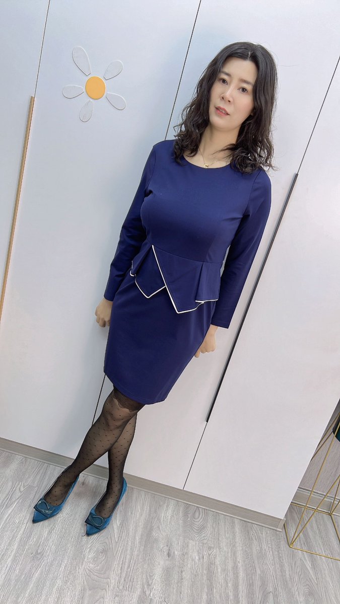 气质婷姨 https://t.co/1xYUOsM5rv