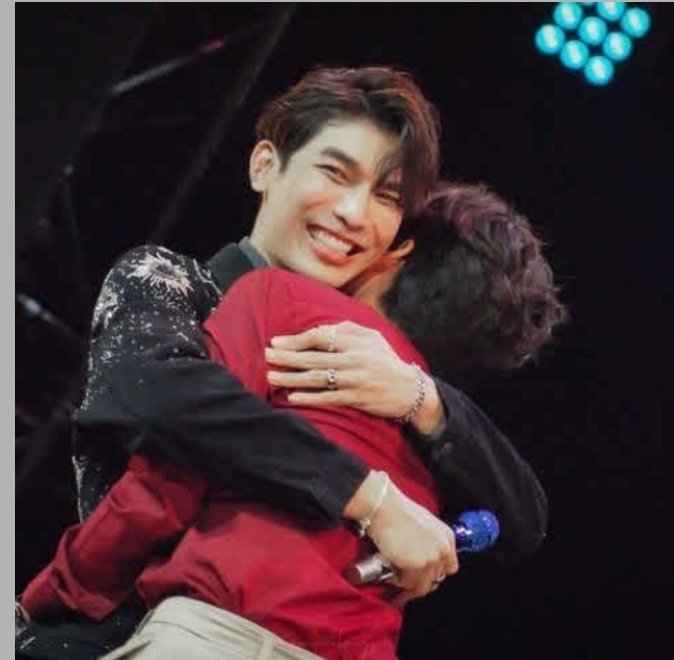 Roseforyou4ever's tweet photo. Mew's comfort zone🌻
Gulf's safest place🌞
Miss them so much,i love you both forever😘🌹
@MSuppasit #mewsuppasit 
@gulfkanawut #GulfKanawut 
#WaanjaiMewGulf 
#pctto https://t.co/02wdK51p1v