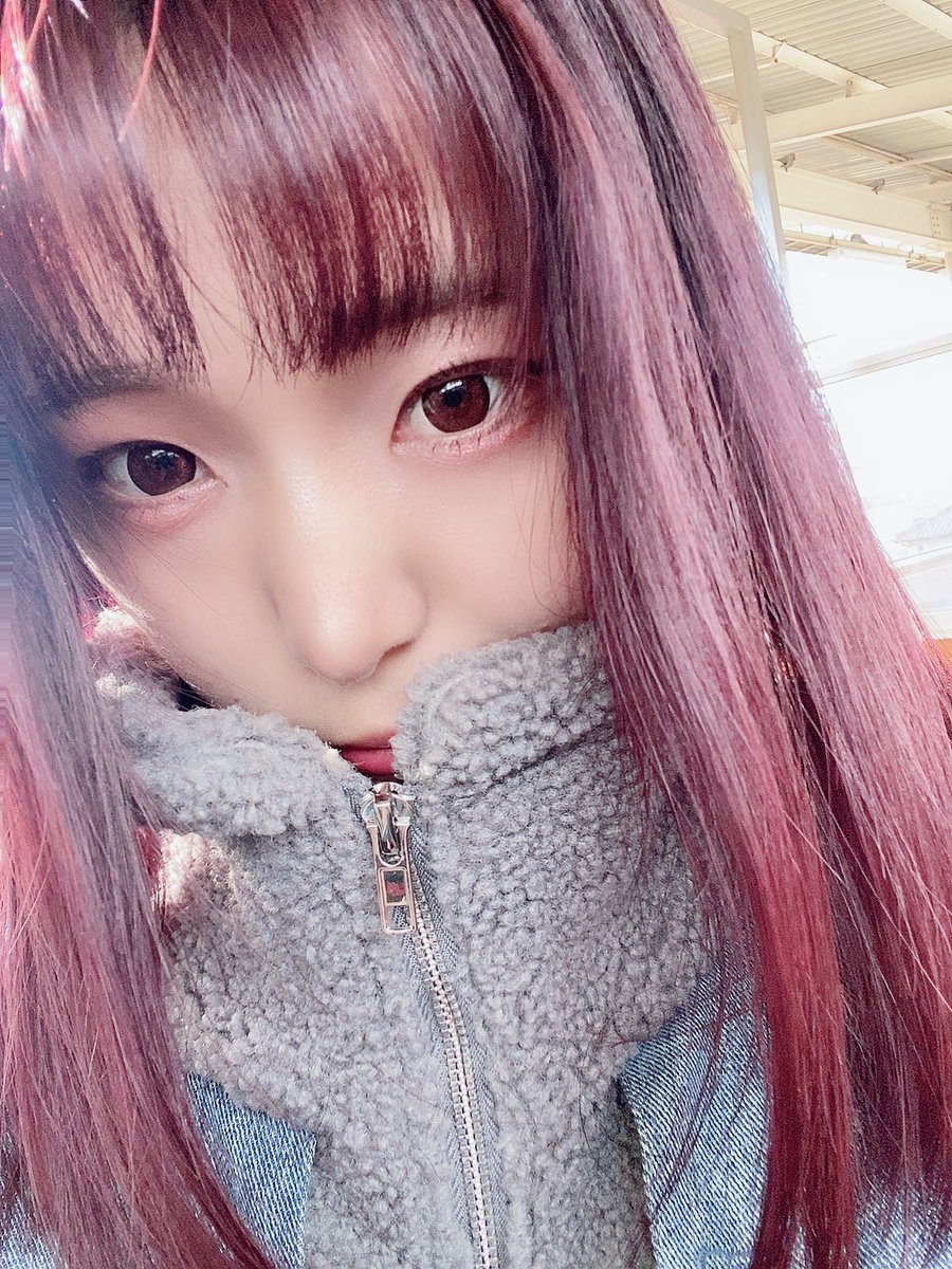 クリスマスに髪色変えたのにインスタ（ストーリー）にしかあげてなかった💦
今年はTwitterでもいっぱい絡めるといいなと思ってるけど、何呟けばいいのだ？？w

てことで今日も一日お疲れ様〜👋
明日に備えてそろそろ寝るよん😴((ポケモンやりたい
おやすみ💤((([▓▓]_'ω')_🎮
 #好きなポケモン教えて