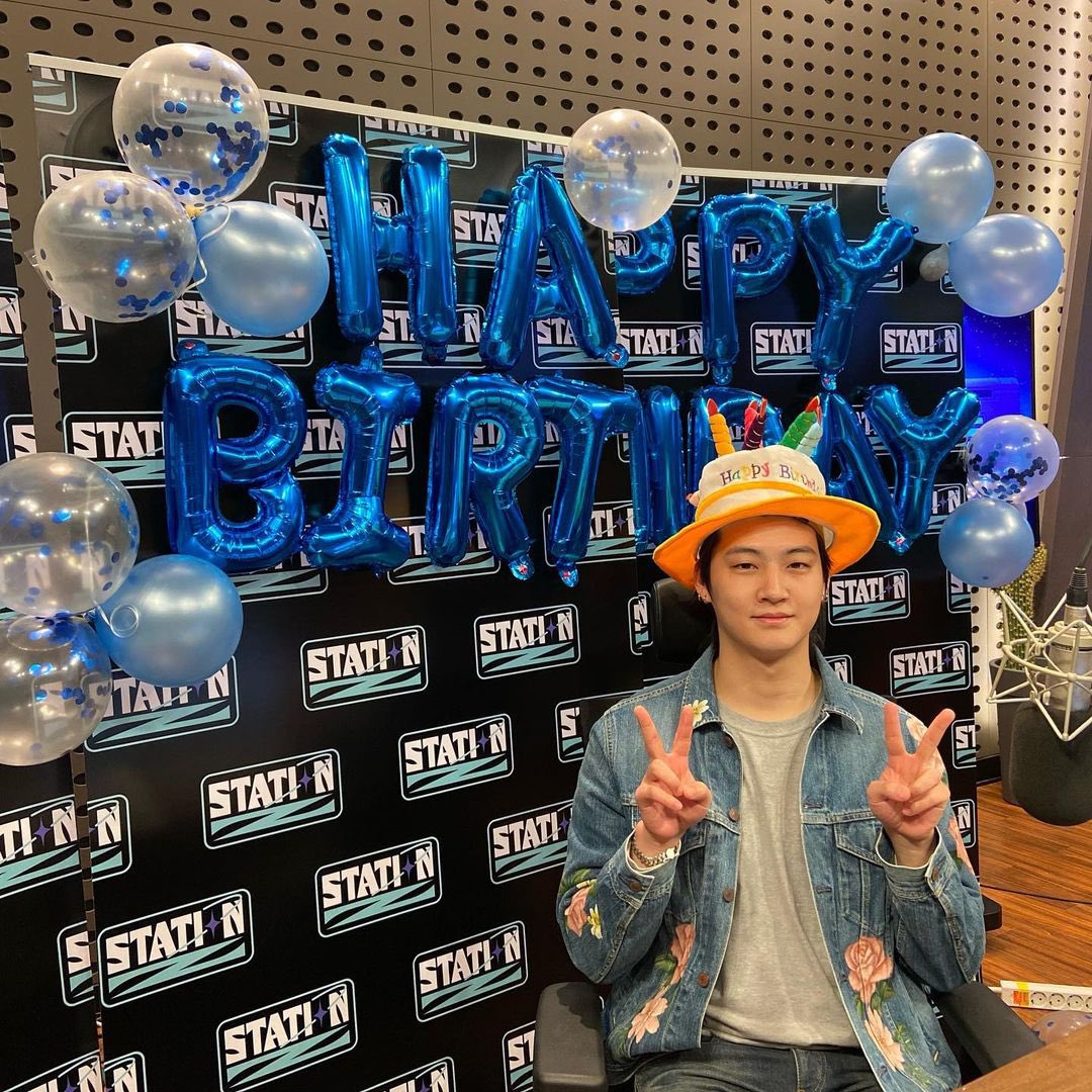 jaesxparadise's tweet photo. Happy belated birthday JayB!! 🥳💚 I hope you had a great day with your friends and family! You deserve the world 💚💚💚
@jaybnow_hr
#JayBDefDay 🌴
#LivingThisLifeWithJAYB
#오늘은_홀리_재범데이
#JAYB #JB #Def https://t.co/9k5OjcxNRN