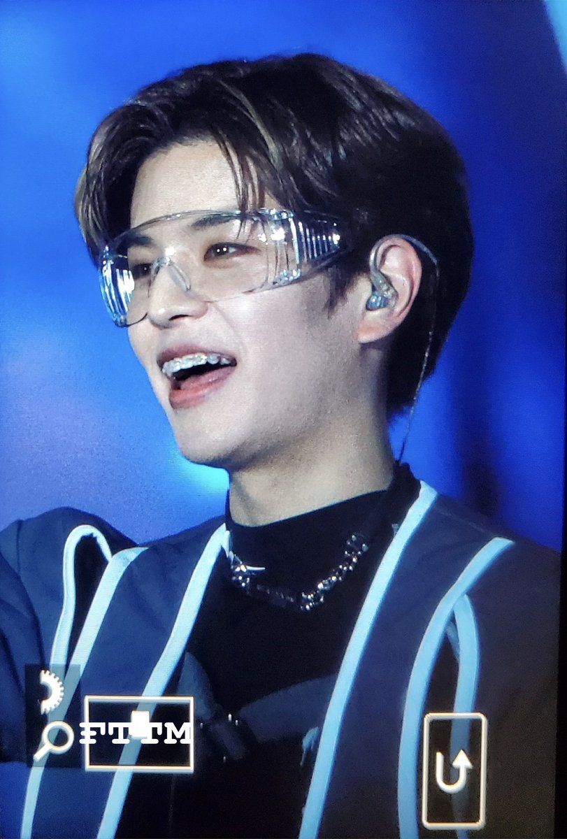 230107 GDA 골든디스크

고글승민😎

#Straykids  #스트레이키즈                   
#승민 #seungmin