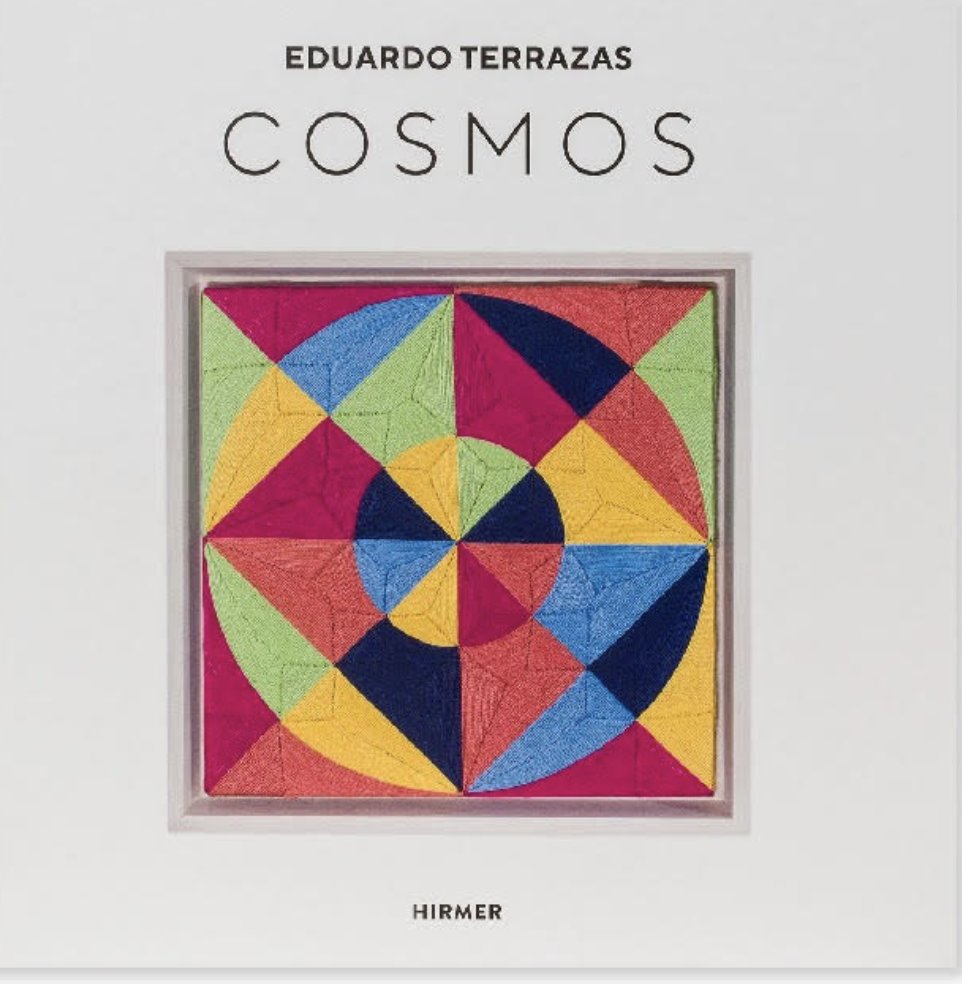 Cada quien se imagina el cosmos a su manera desde que nos asomamos para ver el cielo estrellado, esa mínima parte del cosmos que Eduardo Terrazas lo ha convertido en una imagen y diagrama sencillo con cinco elementos geométricos...
juegogeuj.blogspot.com/2023/01/imagen…