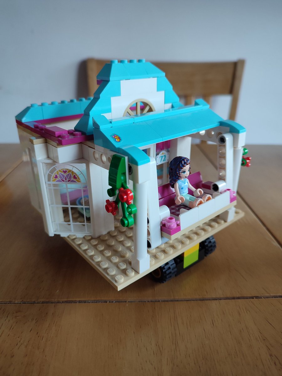 CreationsWonkey's tweet photo. #buildlikeamaster Stephanie's house reimagined on wheels! https://t.co/wEgmbHg6y3