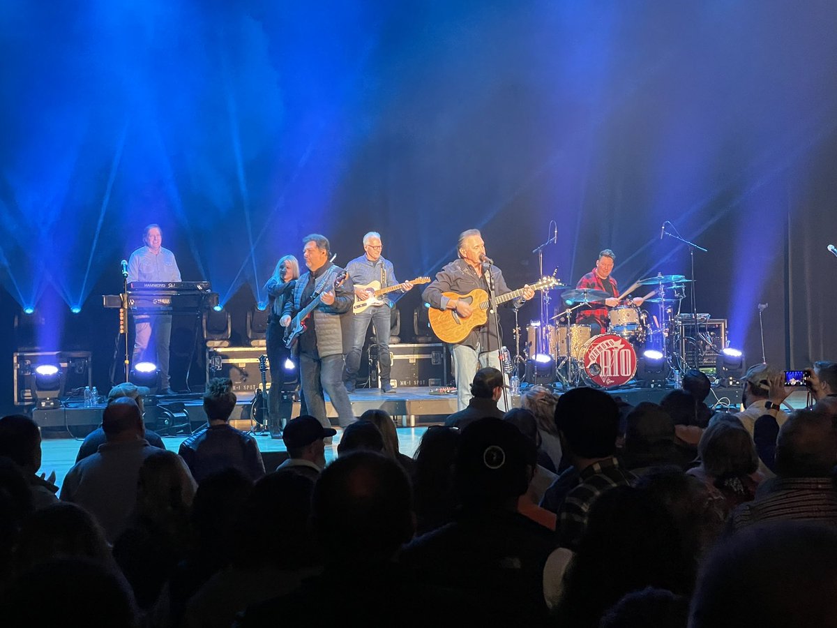 DocSpellman's tweet image. What a way to start 2023!!!  Thanks for a great show in Cincinnati. @DanaKWilliams @DiamondRioBand