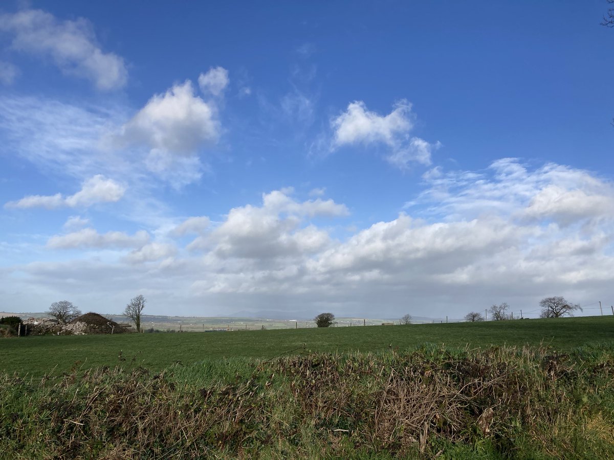 Cork Harbour Weather (@corkharbourwx) on Twitter photo At the northern border of the <a href="/CorkHarbourWX/">Cork Harbour Weather</a> area lies the Galtees, visible in the distance from near Bréachmhaigh (Britway) At the northern border of the <a href="/CorkHarbourWX/">Cork Harbour Weather</a> area lies the Galtees, visible in the distance from near Bréachmhaigh (Britway)