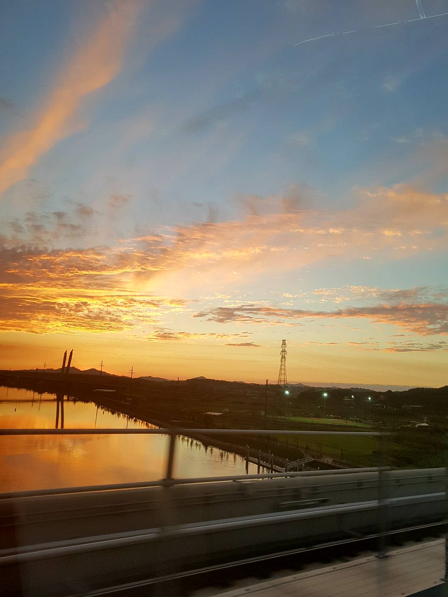 choice93's tweet photo. 내게 돌이키사 나를 긍휼히 여기소서
내 마음의 근심이 많사오니
나를 고난에서 끌어 내소서

#가출 https://t.co/MENV2SnyTf