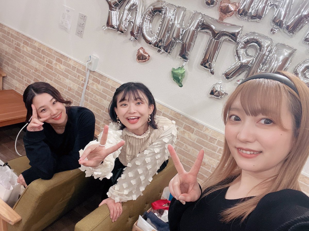cheekyborukahon's tweet photo. 「あけおめことよろ!ついでにあんちゃん誕生日も祝っちゃおう!つまりはMAM4!!」
無事に⁉️終わりました🐻🐨🐰
集まって下さった皆さんありがとうございます💓
新年のご挨拶🥂そして、あんちゃんの誕生日前夜祭をお祝いできて、2023年最高のスターとを切れました❣️ https://t.co/OPguoE9eWM